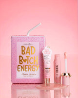 Duo di labbra rosa P.Louise Crystal Glitter Bad Bitch Energy in sorbetto arcobaleno, caratterizzato da un olio per labbra lucido e un balsamo per labbra