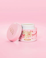 Un vasetto rosa P.Louise di Baddie Buff Scalp and Body Sugar Scrub nella tonalità Coconut Coast senza coperchio