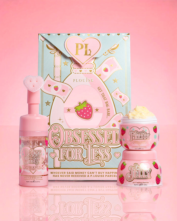 P.Louise Strawberry Obsessed For Less Obsessed For Bad Bitch su sfondo rosa