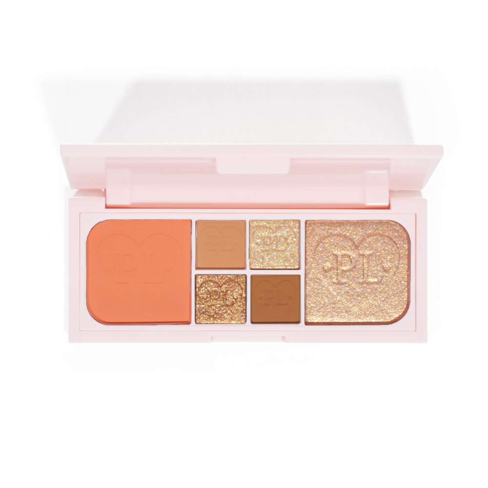 Un'immagine della palette P.Louise Fluffy Fantasy Mini Eyes & Face con matt cremosi e riflessi burrosi in una gamma di tonalità pesca e neutre