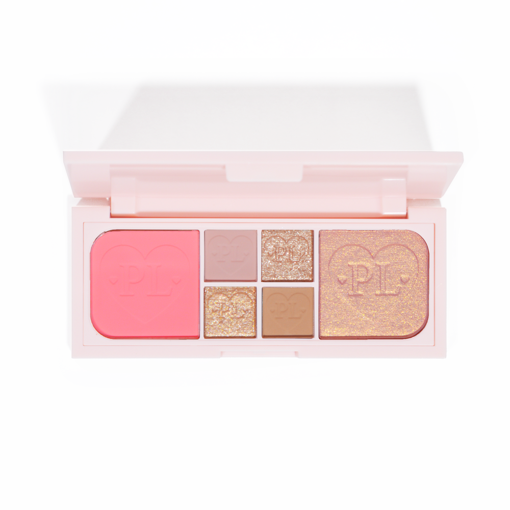 Un'immagine della palette P.Louise Fluffy Fantasy Mini Eyes & Face con matt cremosi e riflessi burrosi in una gamma di tonalità rosa e neutre