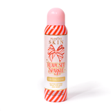 Una bottiglia di P. Louise Ready Set Sparkle Christmas Glitter Spray fissante con strisce rosse e rosa sulla bottiglia e un fiocco a strisce rosse e rosa su sfondo bianco