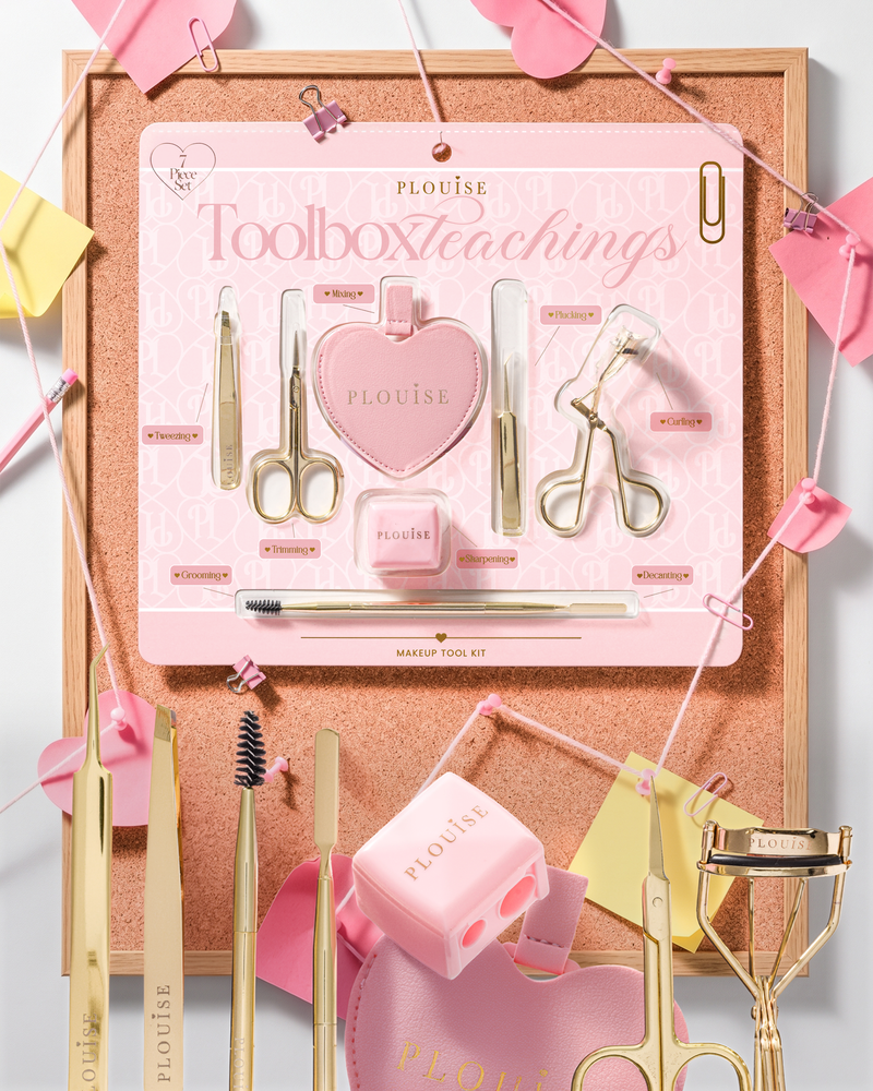 Il kit di strumenti didattici per il trucco P.Louise Toolbox comprende pinzette, piegaciglia, mini forbici, rocchetto e tavolozza per mescolare